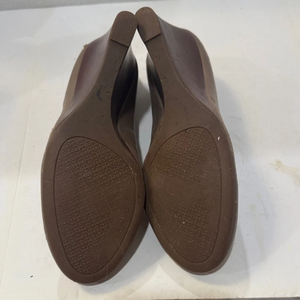 Tory Burch Brown Heels with Gold Logo